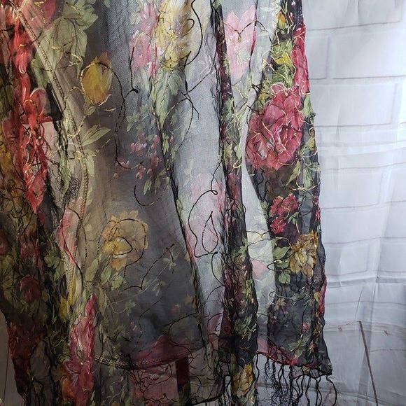 Vintage Beautiful Boho Red Rose Sheer Black Fringe Scarf Rayon Womens 40x37 - Picture 9 of 10
